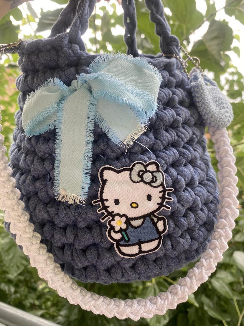 .Blue and white Hello Kitty handbag