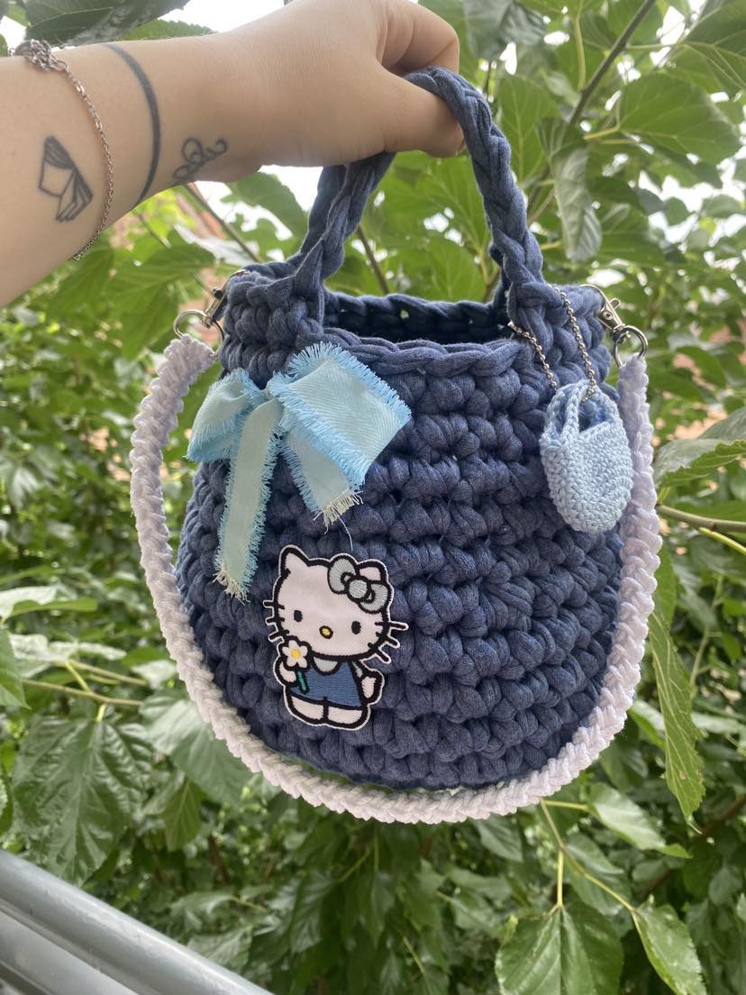 .Blue and white Hello Kitty handbag