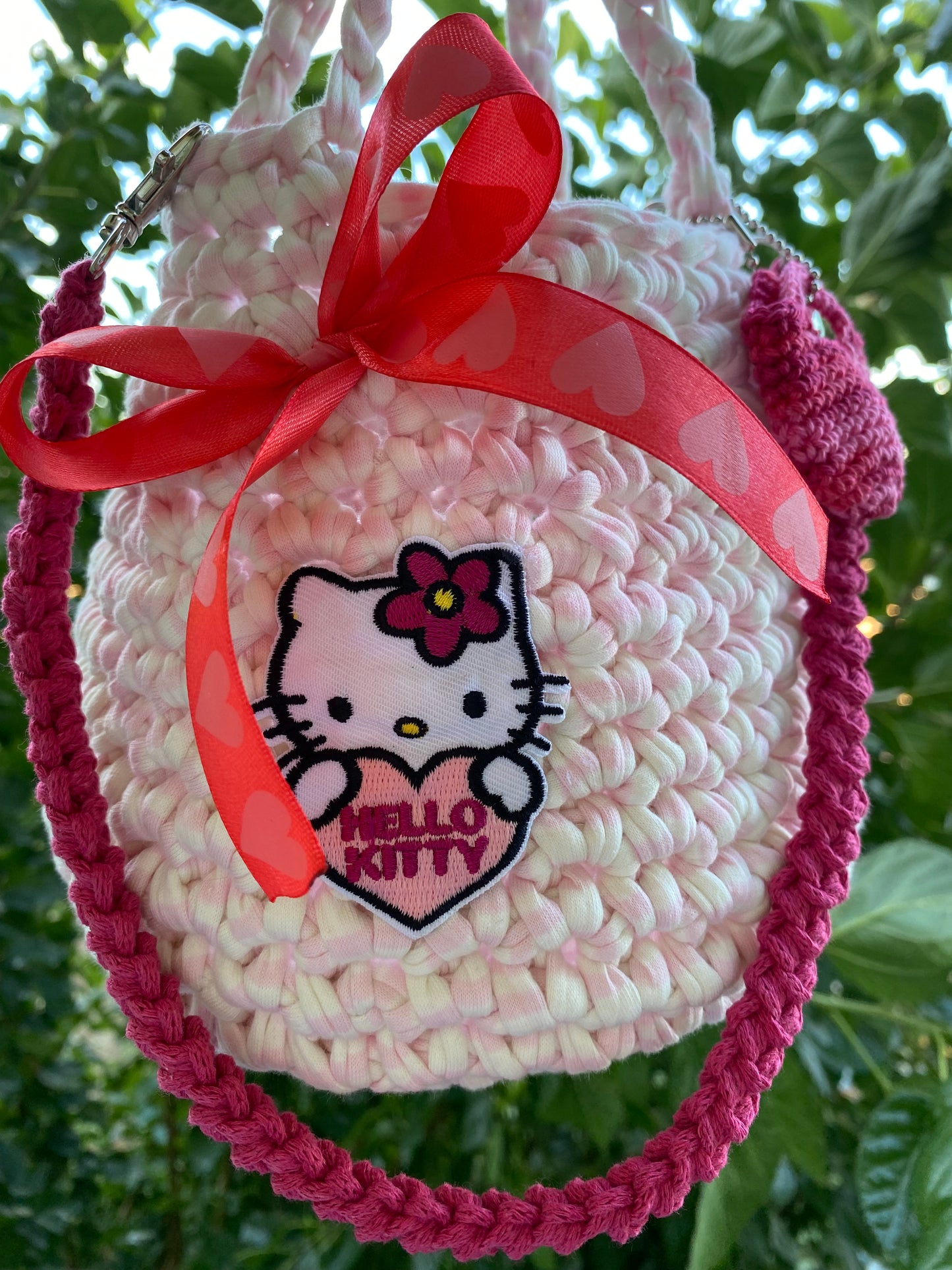 .Marshmallow Hello Kitty handbag with pink details